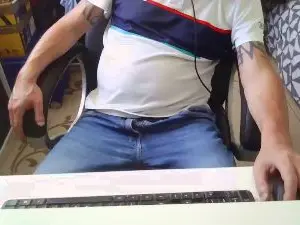 Cam4 Free Live Porn of Kevinareux60