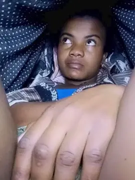 Cam4 Live Sex of mialisoa3