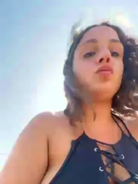 Cam4 Live Sex of Alessiaaa_