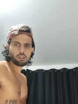 Cam4 Nude Webcam of Levi_Henrique