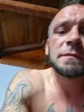 Cam4 Live Sex of DatRyanGuy69