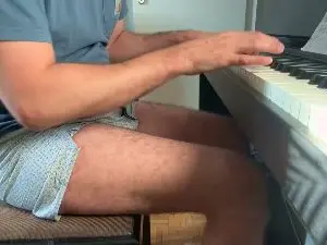 Cam4 Private Sex Chat of hugohotbi