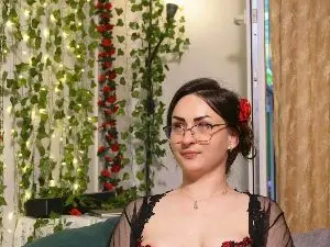 Cam4 Sex Chat of NaughtYHomemadE