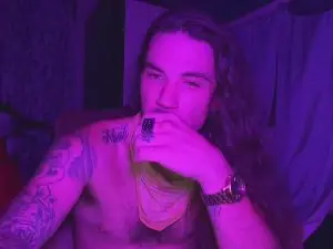 Cam4 Live Sex Cam of WellHello69