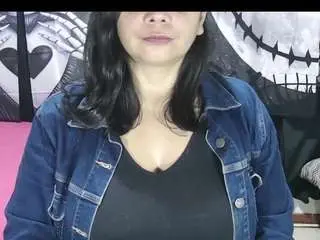 Camsoda Nude Webcam of vivian-milf-paint
