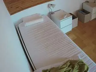 Camsoda Watch Live Sex Cams of voyeurcam-julmodels-greybed-1
