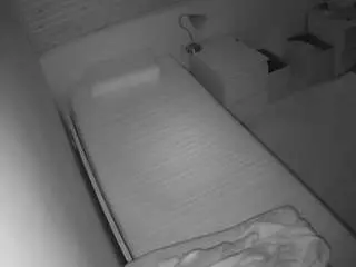 Camsoda Private Sex Chat of voyeurcam-julmodels-greybed-1