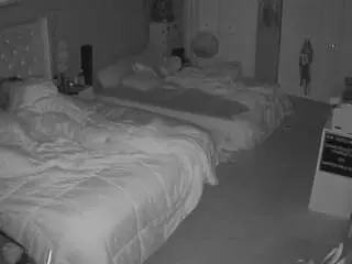 Camsoda Adult Webcam of voyeurcam-house-charleys-room