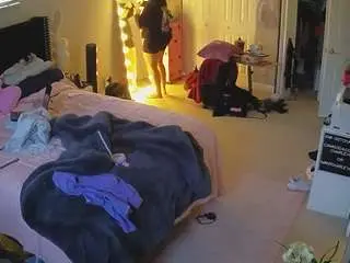 Camsoda Live Sex Cam of voyeurcam-house-charleys-room