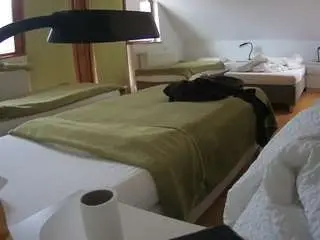 Camsoda Adult Webcams of voyeurcam-julmodels-bed-2