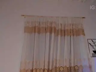 Camsoda Watch Live Sex Cams of annie-barozzi