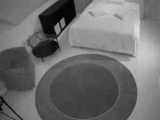 Camsoda Live Porn of voyeurcam-julmodels-whitebed-1