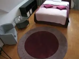 Camsoda Best Webcam of voyeurcam-julmodels-whitebed-1