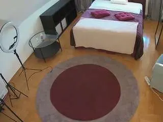 Camsoda Sex Cam of voyeurcam-julmodels-whitebed-1