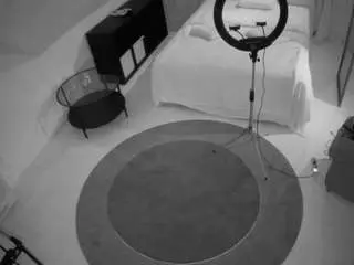 Camsoda Free Porn Cam of voyeurcam-julmodels-whitebed-1
