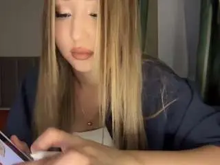 Camsoda Free Live Porn of selenesmithheart