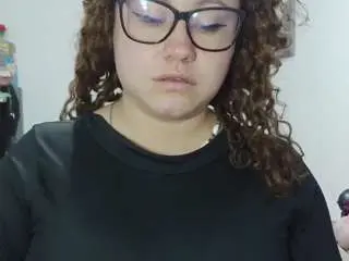 Camsoda Best Webcam of curly-greeneyed