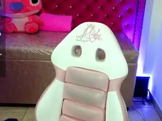 Camsoda Nude Webcam of juliana-diamond