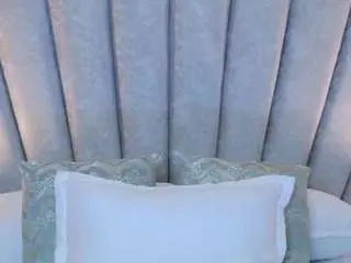 Camsoda Nude Webcam of laylaa-breezee