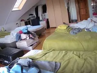 Camsoda Sex Chat of voyeurcam-julmodels-bed-3