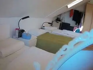 Camsoda Nude Webcam of voyeurcam-julmodels-bed-4