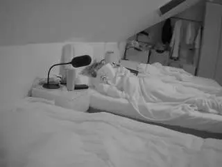 Camsoda Best Webcam of voyeurcam-julmodels-bed-4