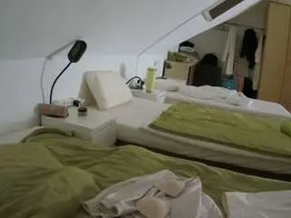 Camsoda Free Porn Cam of voyeurcam-julmodels-bed-4