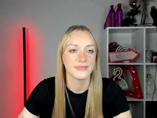 Camsoda Nude Webcam of evelynblond