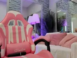Camsoda Private Sex Chat of reina-cummingss