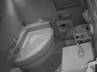 Camsoda Live Sex of voyeurcam-julmodels-bath-1st-2