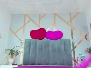 Camsoda Private Sex Chat of carolinee-torres