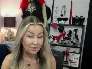 Camsoda Free Porn Cam of luxcrystal