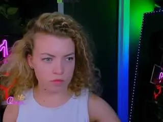 Camsoda Watch Live Sex Cams of samanta-drive