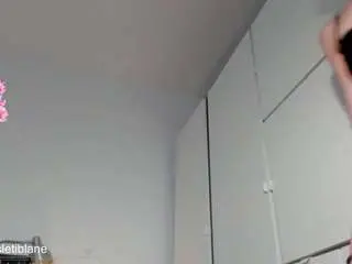 Camsoda Adult Webcam of missletiblane