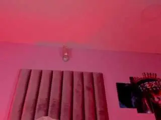 Camsoda Adult Webcam of isabella-flowers