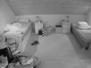 Camsoda Private Sex Chat of voyeurcam-julmodels-greybed-3