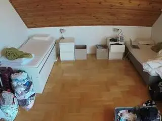 Camsoda Nude Webcam of voyeurcam-julmodels-greybed-3
