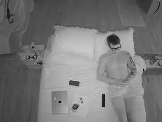 Camsoda Nude Webcam of voyeurcam-celticiron-01