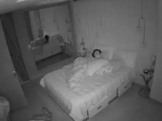 Camsoda Sex Chat of voyeurcam-casa-salsa-bedroom-2