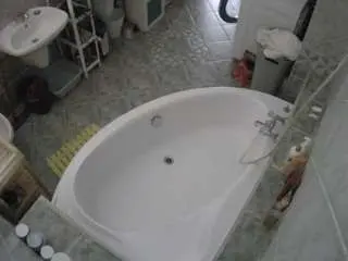 Camsoda Private Sex Chat of voyeurcam-julmodels-bath-1st-1