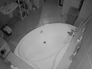 Camsoda Free Live Porn of voyeurcam-julmodels-bath-1st-1