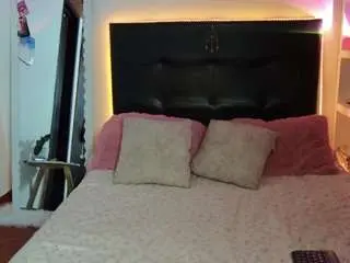 Camsoda Private Sex Chat of angela-martina