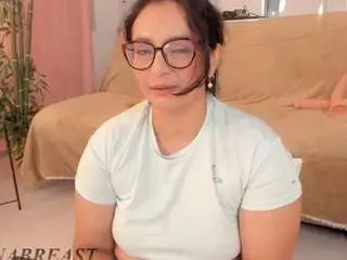 Camsoda Adult Webcams of ivannabreast1