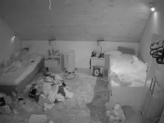 Camsoda Adult Webcam of voyeurcam-julmodels-whitebed-3