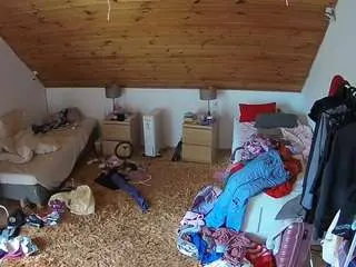 Camsoda Watch Live Sex Cams of voyeurcam-julmodels-whitebed-3