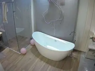Camsoda Private Sex Chat of voyeurcam-casa-salsa-bathroom-5