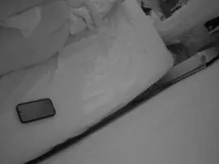 Camsoda Live Sex Cam of voyeurcam-julmodels-whitebed-4