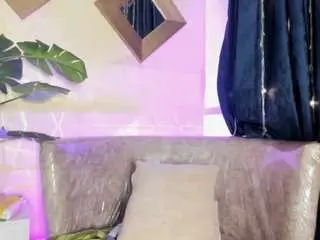 Camsoda Nude Webcam of evelynrousse