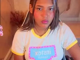 Camsoda Adult Webcams of naomi-tp