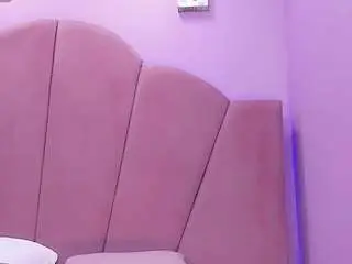 Camsoda Nude Webcam of valeriaaguilar